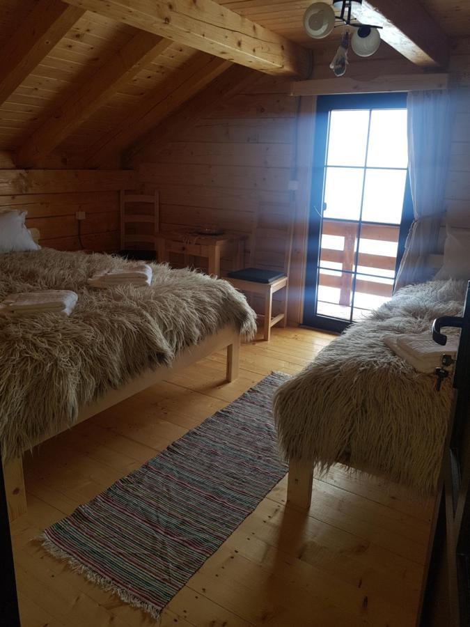 Tulean Cabin Sacel  ภายนอก รูปภาพ
