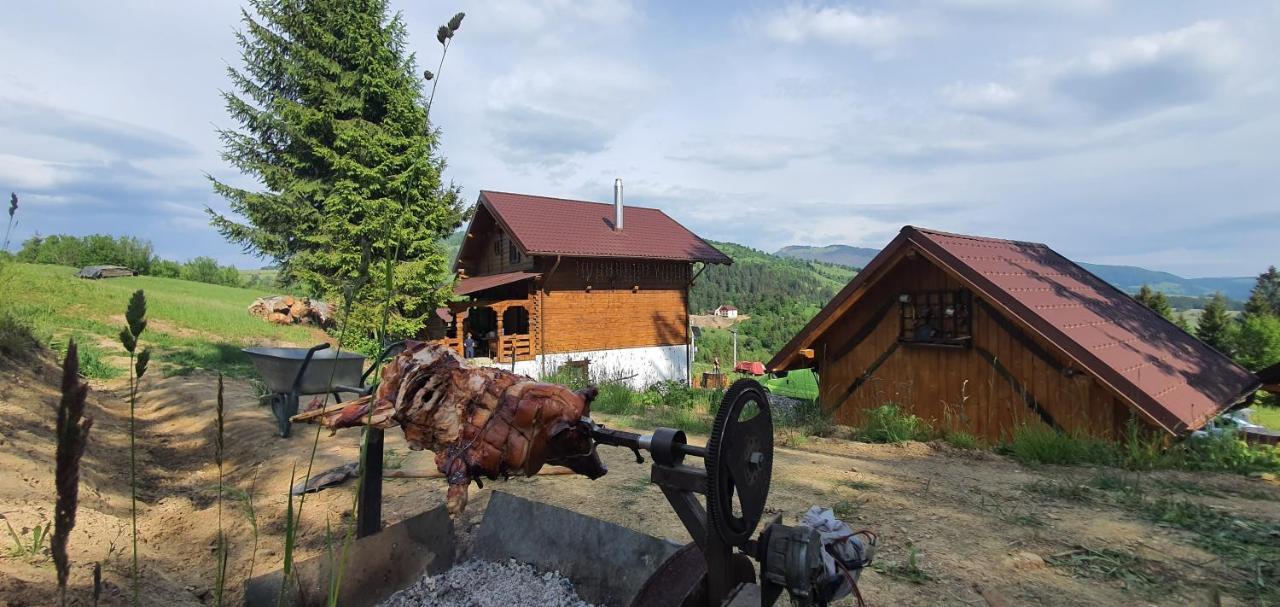 Tulean Cabin Sacel  ภายนอก รูปภาพ